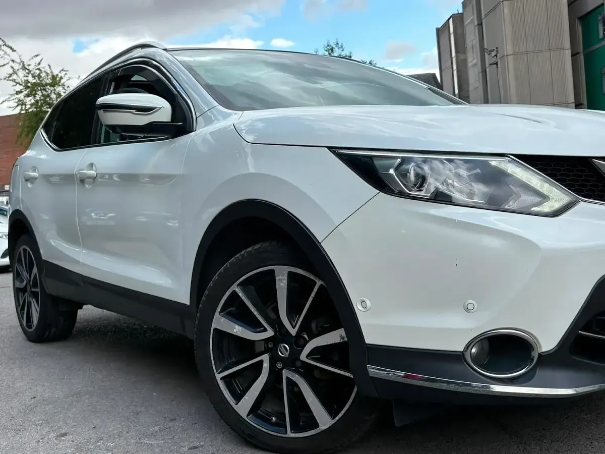 Used Nissan Qashqai Tekna 130 HP (95 kW) 2014 White SUV