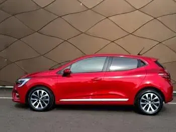 Used Renault Clio Iconic 90 HP (66 kW) 2021 Red Hatchback