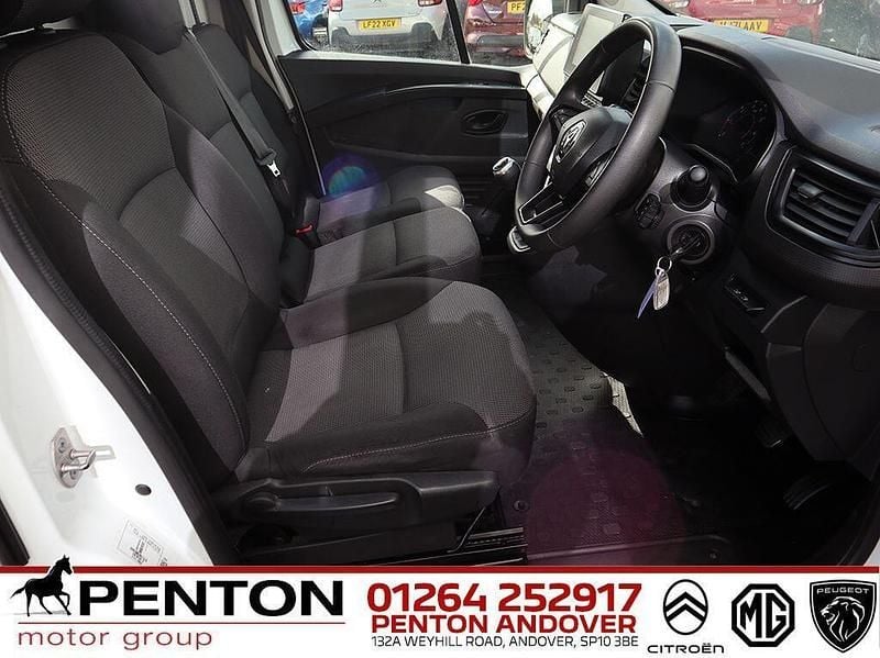 Used Renault Trafic Business 130 HP (95 kW) 2022 White MPV