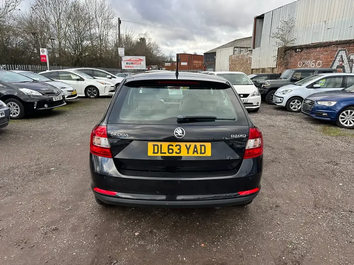 Used Skoda Rapid Elegance 105 HP (77 kW) 2014 Black Hatchback
