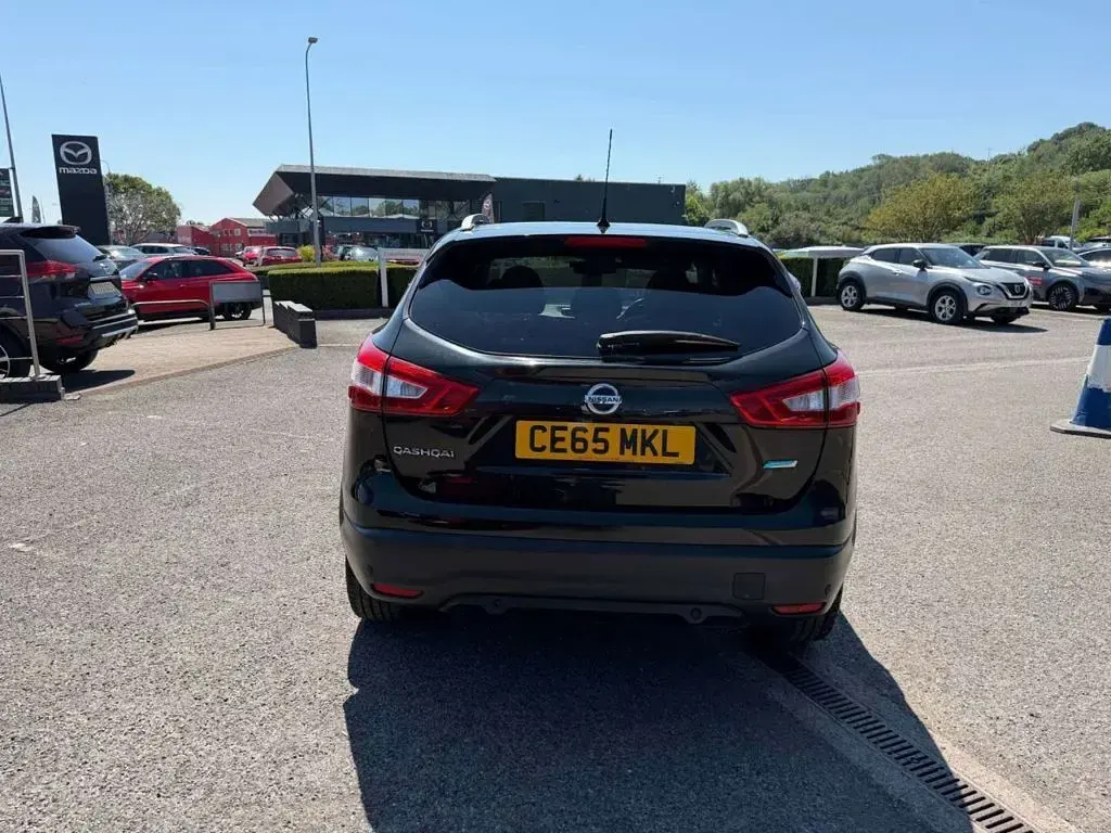 Used Nissan Qashqai N-TEC 110 HP (80 kW) 2015 Black SUV