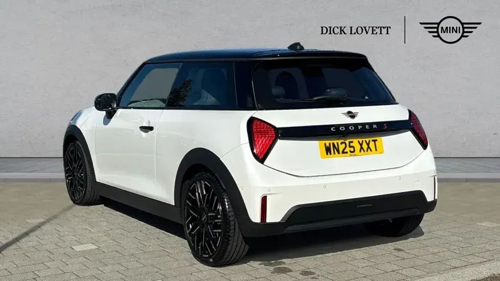 Used Mini Cooper S Hatch 201 HP (147 kW) 2025 White Hatchback