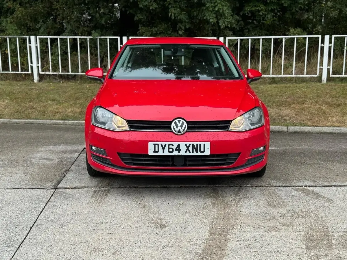 Used VW Golf VII Match 125 HP (91 kW) 2014 Red Hatchback