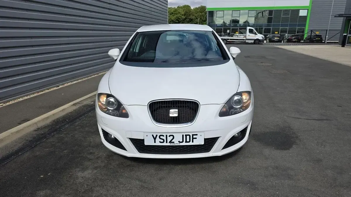 Used Seat Leon Copa 105 HP (77 kW) 2012 White Hatchback