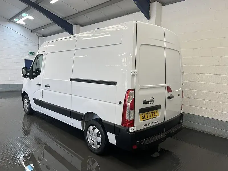 Używany Nissan Interstar Acenta 135 KM (99 kW) 2023 Biały Van