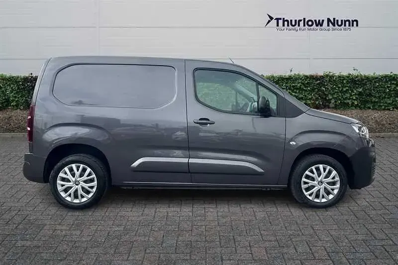 Used Citroën Berlingo Start 100 HP (73 kW) 2023 Grey MPV