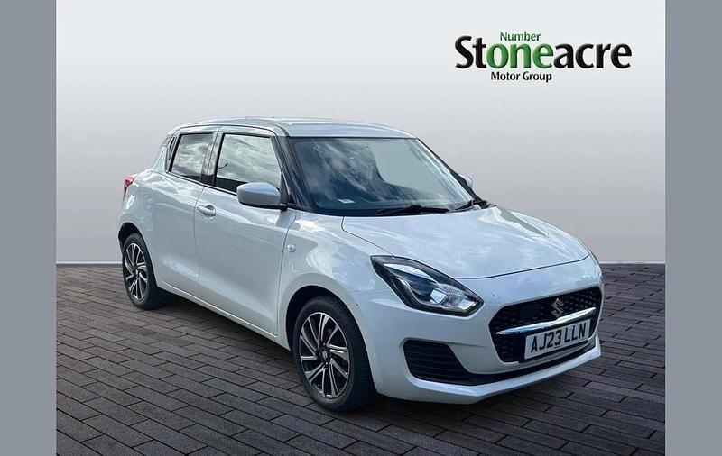 White Used 2023 Suzuki Swift SZ-L Hatchback | £10,995 (Good price) - Image 1/4
