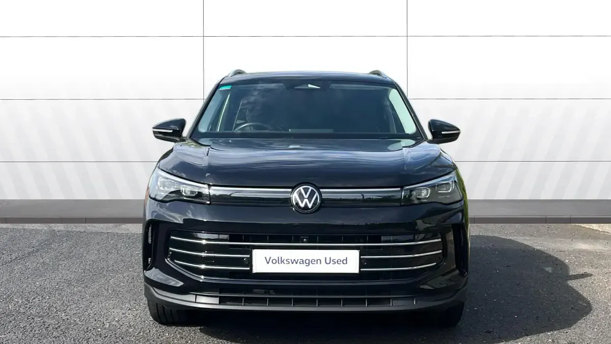 Used VW Tiguan Elegance 150 HP (110 kW) 2024 Black SUV
