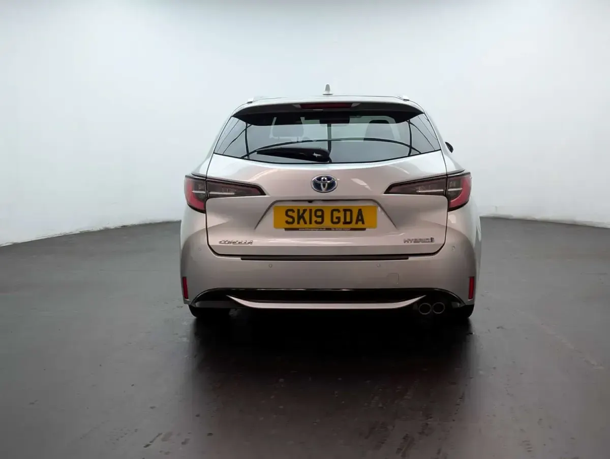 Second-hand Toyota Corolla Design 2019 Argintiu Break