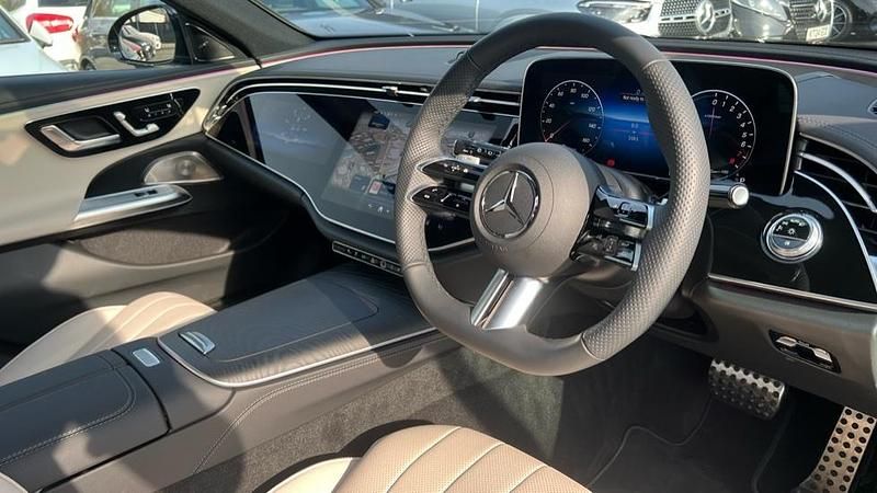 Used Mercedes E300 AMG Line Premium Plus 313 HP (230 kW) 2025 Obsidian black metallic Estate
