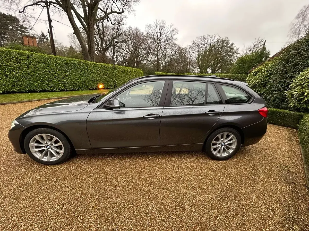 Used BMW 318 Luxury Line 136 HP (100 kW) 2019 Grey Estate
