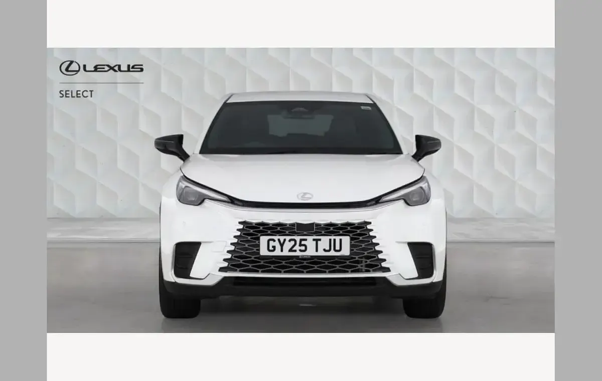 Used Lexus LBX 136 HP (100 kW) 2025 White SUV