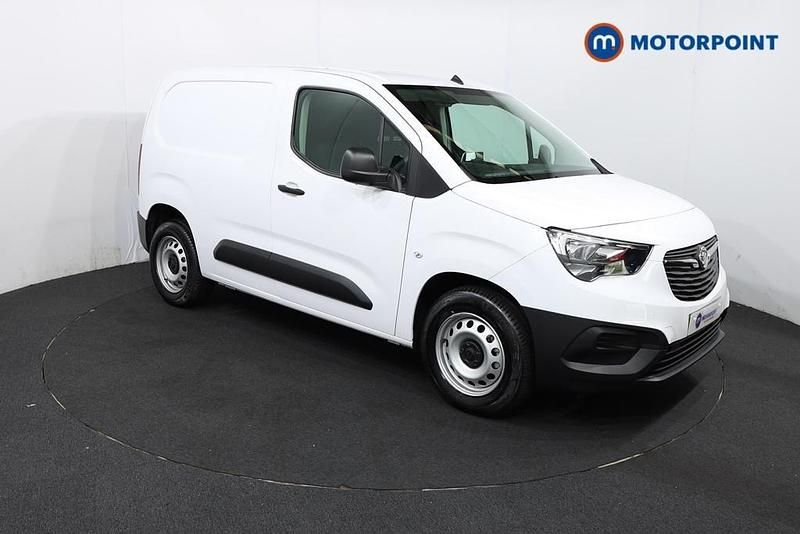 White New 2024 Vauxhall Combo MPV | £12,999 (Super price) - Image 1/4