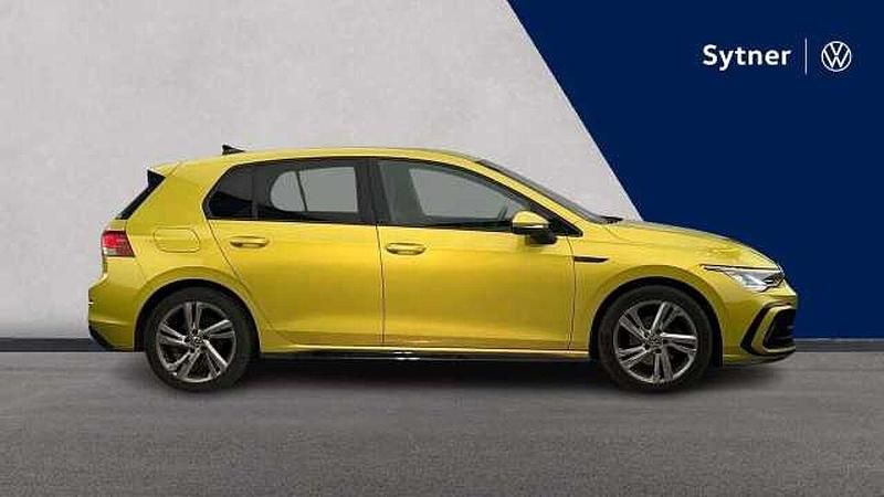 Second-hand VW Golf VIII 130 CP (95 kW) 2023