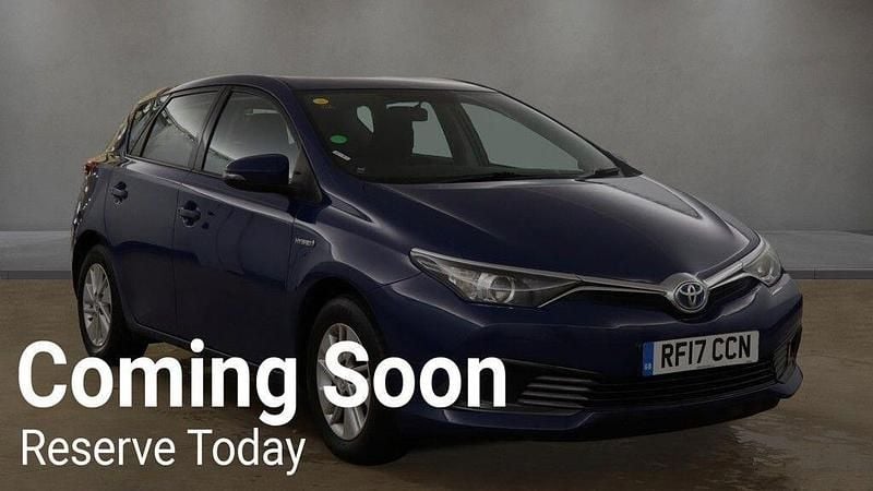 Blue Used 2017 Toyota Auris Hybrid Active Hatchback | £9,990 (Good price) - Image 1/4