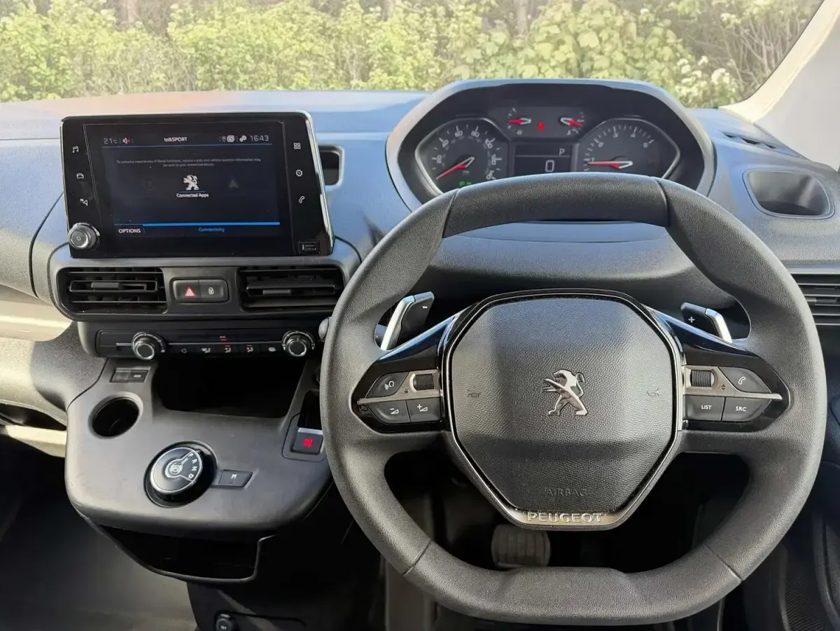 Used Peugeot Partner Premium 131 HP (96 kW) 2022 White MPV