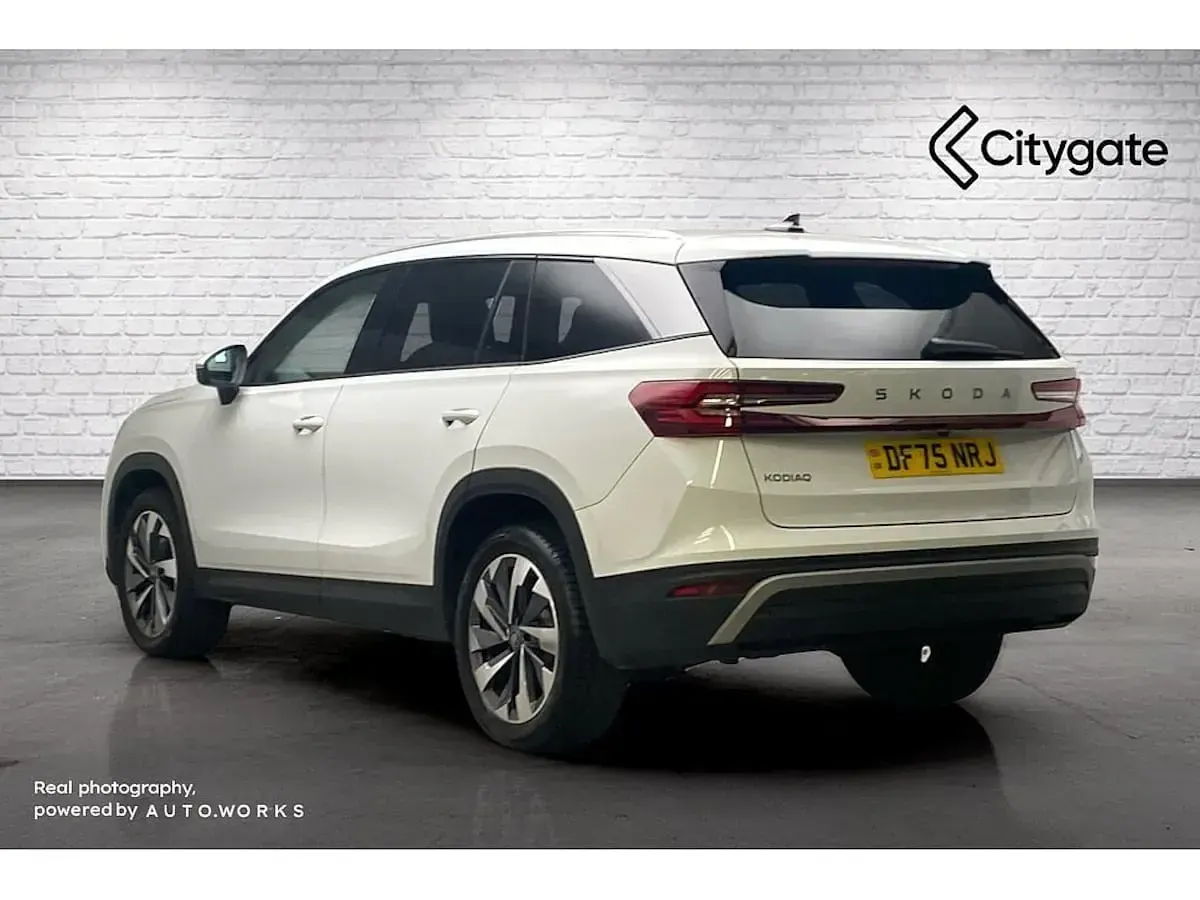 Used Skoda Kodiaq SE L 110 HP (80 kW) 2025 Moon white metallic SUV