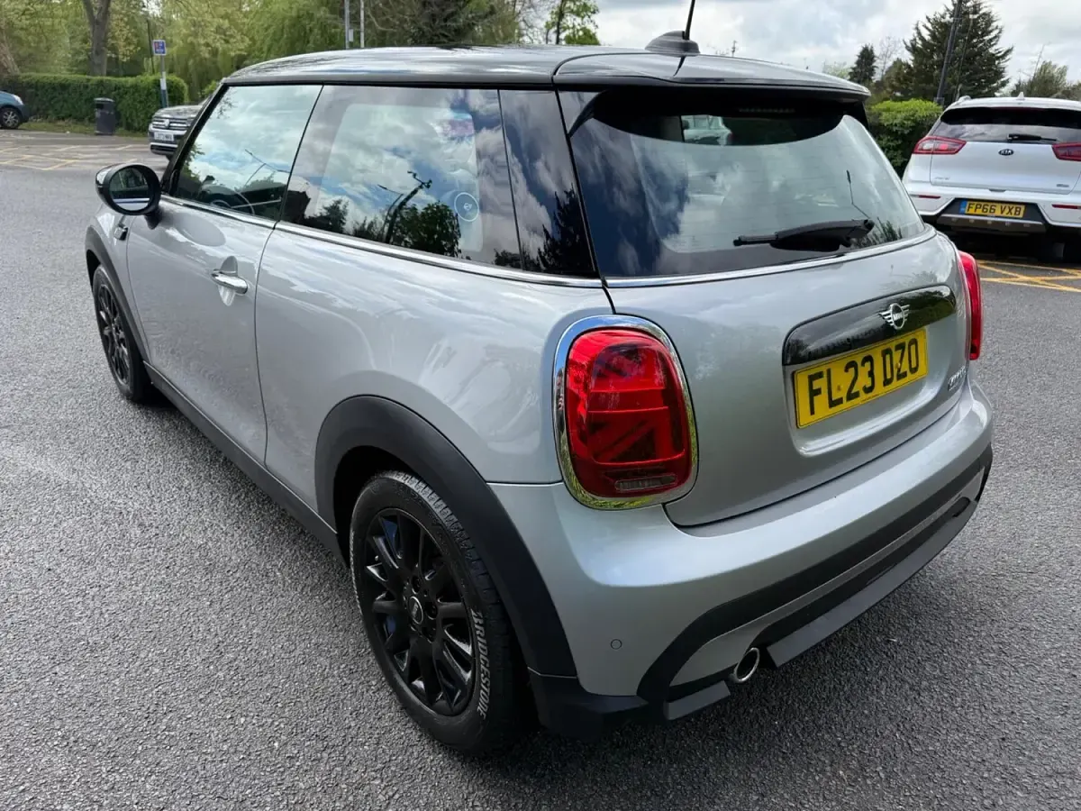 Used Mini Cooper Classic 136 HP (100 kW) 2023 Silver Hatchback
