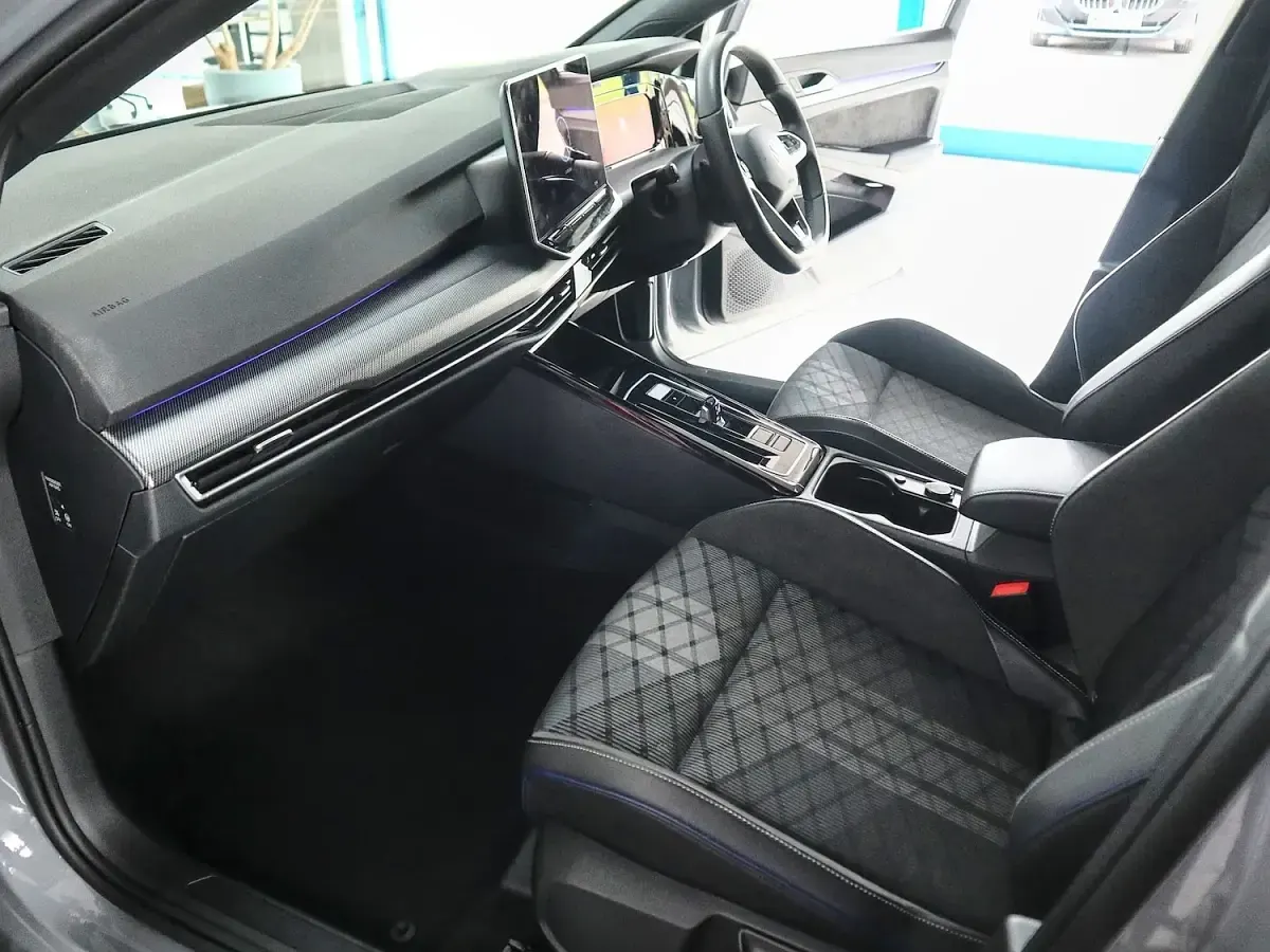 Used VW Golf VIII R-line 150 HP (110 kW) 2025 Grey Hatchback