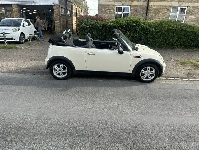 Used Mini ONE 90 HP (66 kW) 2006 White Hatchback