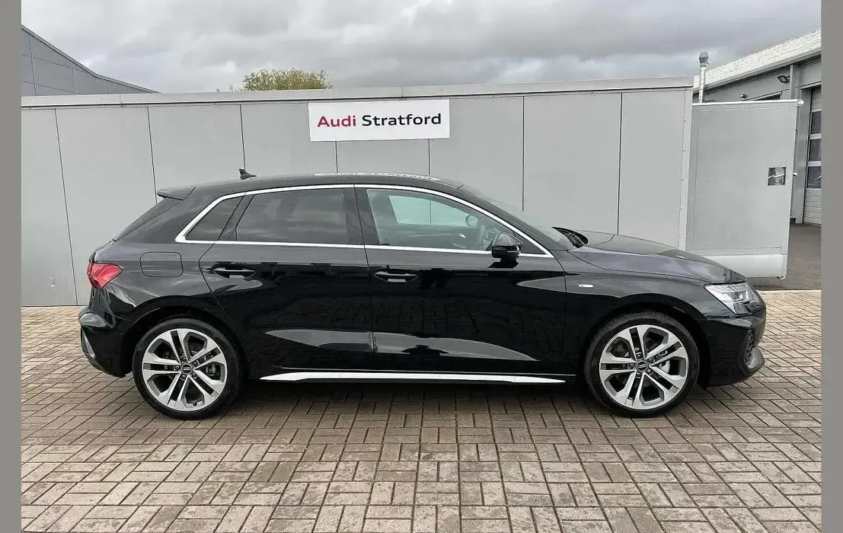 Used Audi A3 e-tron S-Line 200 HP (147 kW) 2025 Mythos black, metallic Hatchback