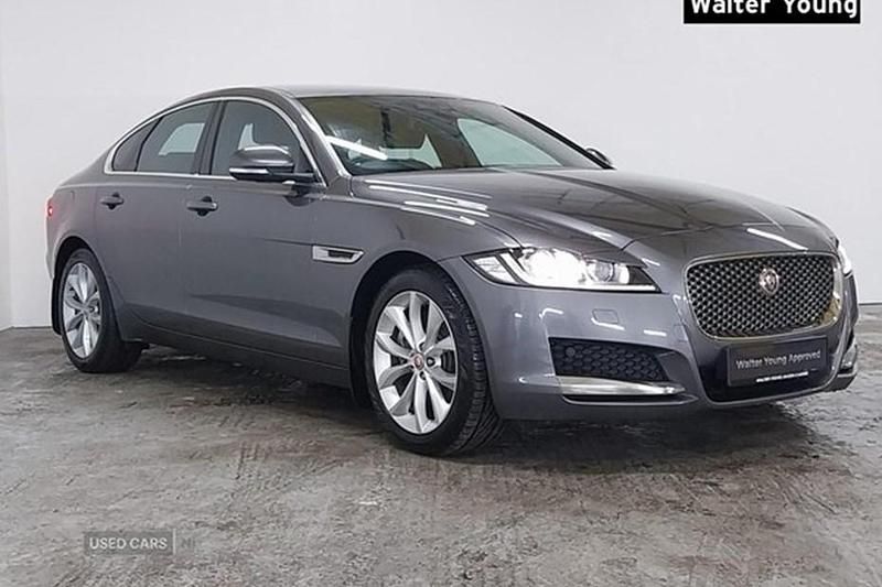 Used Jaguar XF Portfolio 180 HP (132 kW) 2017 Grey Sedan