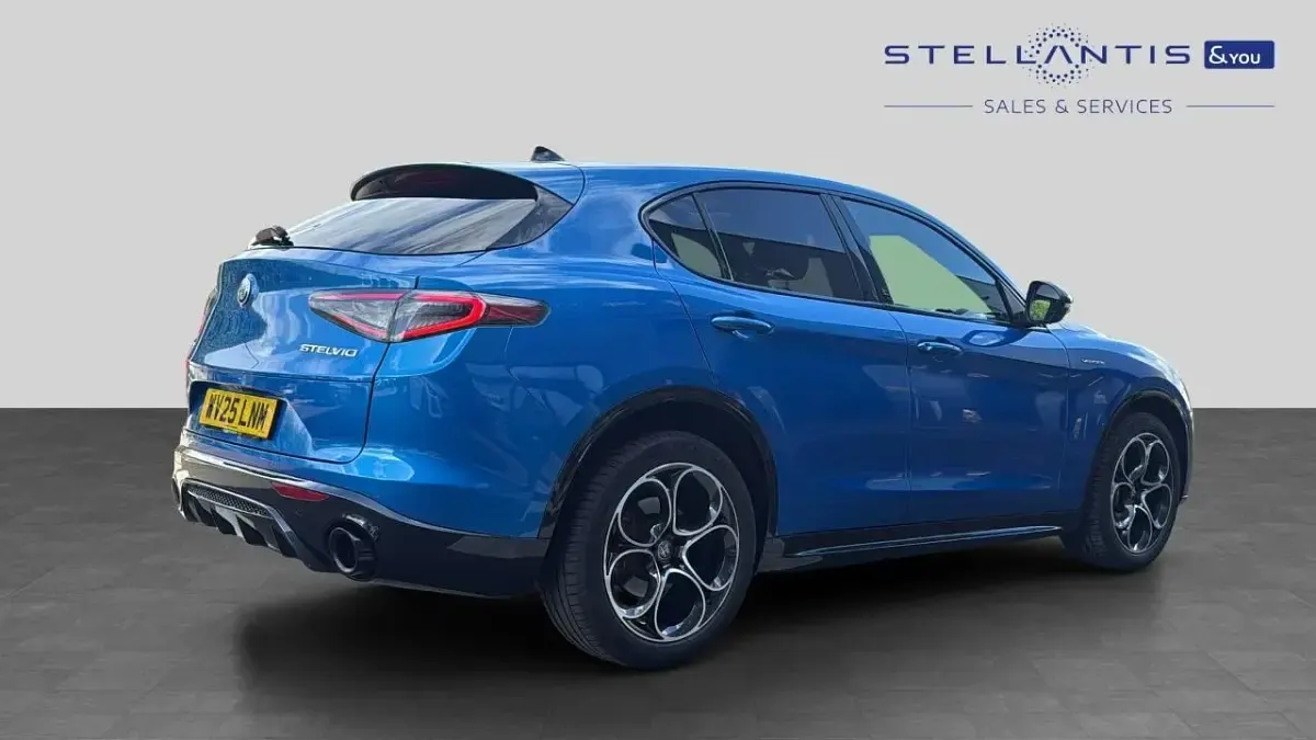 Used Alfa Romeo Stelvio Veloce 276 HP (202 kW) 2025 Blue SUV