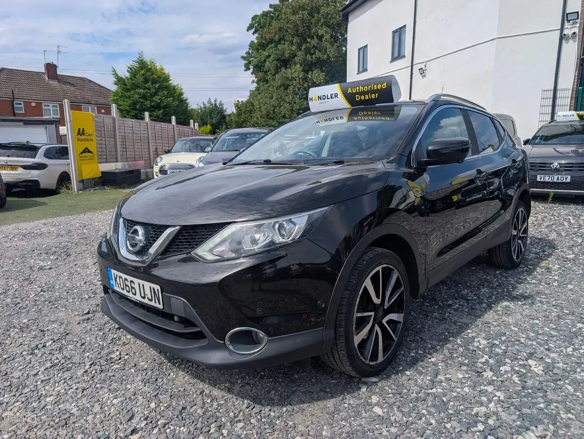 Used Nissan Qashqai Tekna 2017 Black SUV