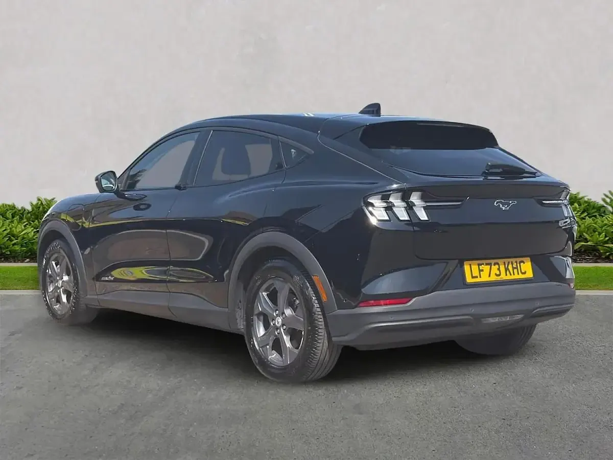 Used Ford Mustang Select 269 HP (197 kW) 2024 Black Hatchback