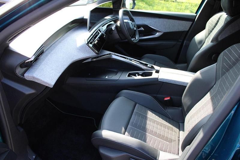 Used Peugeot 3008 GT 134 HP (98 kW) 2025 Blue SUV