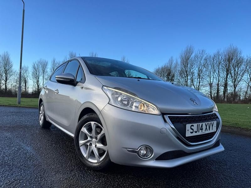 Used Peugeot 208 Style 82 HP (60 kW) 2014 Silver Hatchback