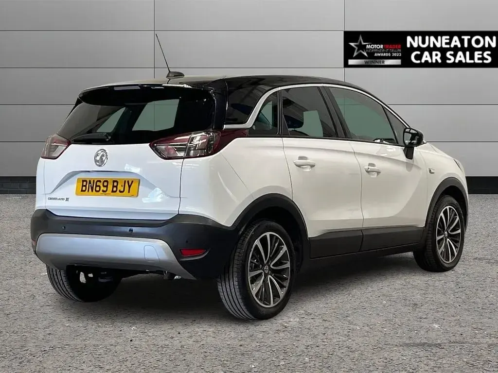 Used Vauxhall Crossland X Elite 130 HP (95 kW) 2019 White SUV