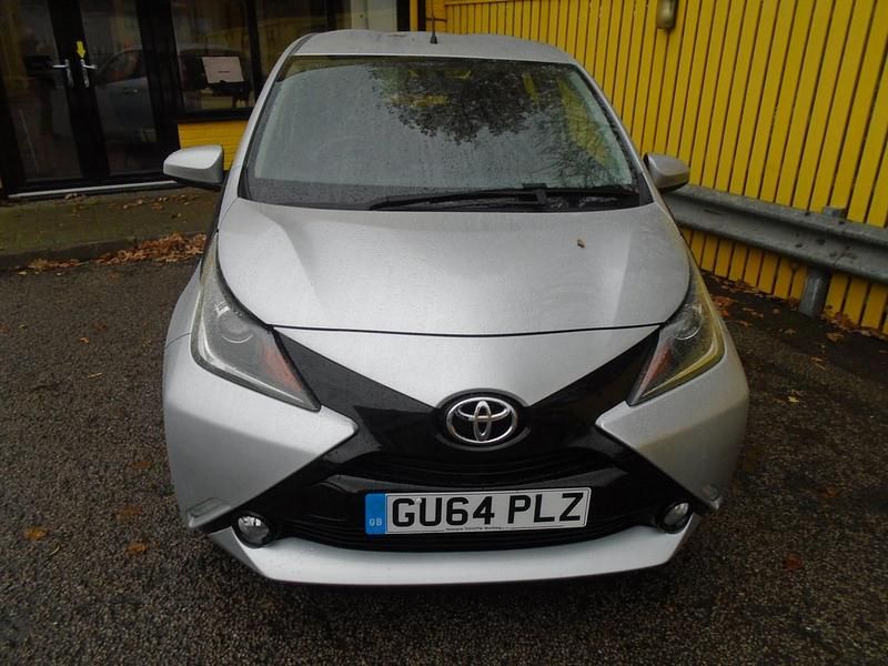 Used Toyota Aygo x-press 68 HP (50 kW) 2014 Silver Hatchback