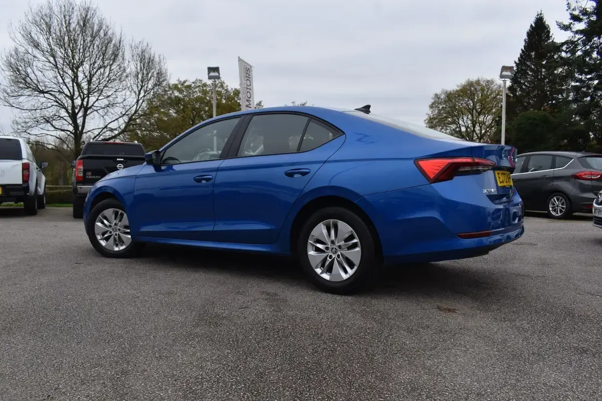 Used Skoda Octavia SE 110 HP (80 kW) 2023 Blue Hatchback