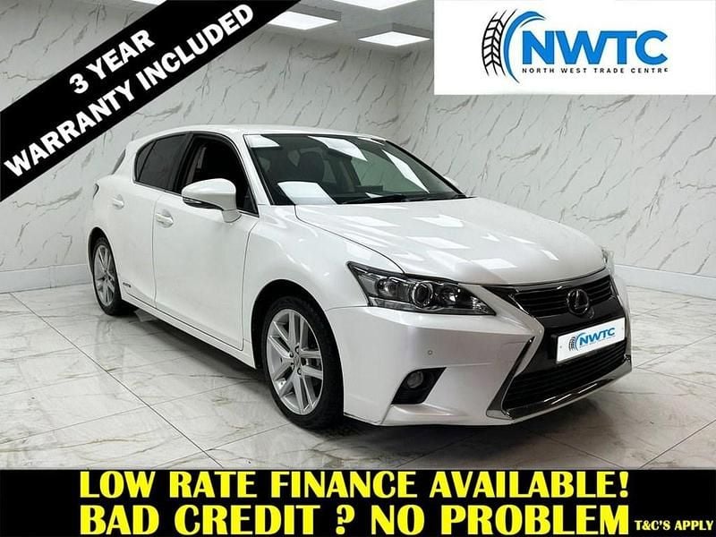 White Used 2017 Lexus CT200h Hatchback | £8,000 (Fair price) - Image 1/4