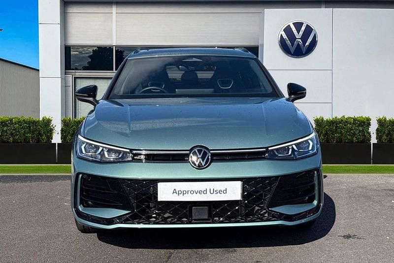 Used VW Passat R-line 272 HP (200 kW) 2025 Green Estate