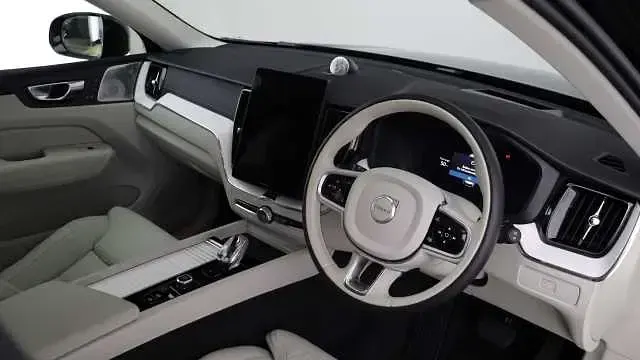 Usado Volvo XC60 Ultra 250 HP (183 kW) 2026 SUV