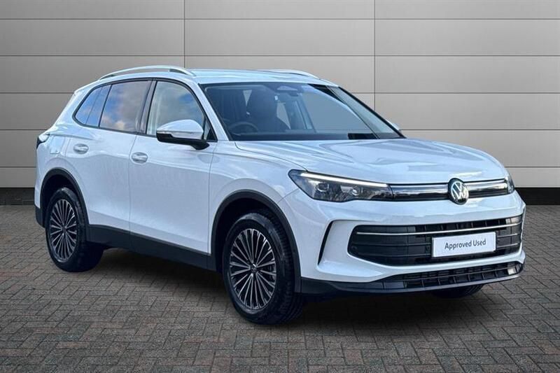 Pure white Used 2024 VW Tiguan Match SUV | £29,990 (Fair price) - Image 1/4