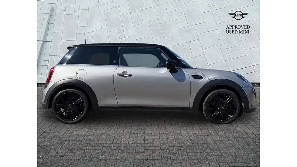 Used Mini Cooper Exclusive 134 HP (98 kW) 2023 Silver Hatchback