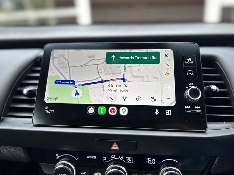 Begagnad Honda Jazz SR 2022 Vit Halvkombi