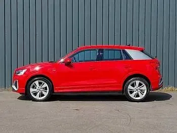 Begagnad Audi Q2 S-Line 150 HK (110 kW) 2020 Röd SUV