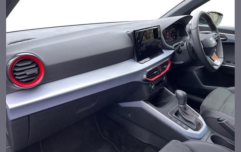 Used Seat Arona FR Sport 113 HP (83 kW) 2025 Grey SUV