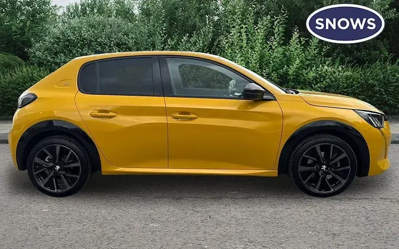 Second-hand Peugeot 208 GTi 102 CP (75 kW) 2023 Galben Hatchback