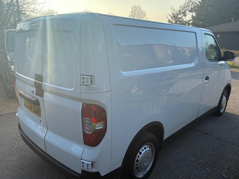 Used Maxus eDeliver 3 89 kW (122 HP) 2024 White Van
