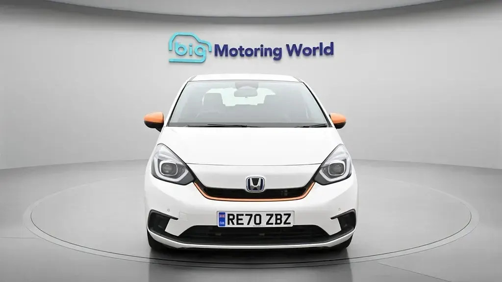 Second-hand Honda Jazz Hybrid 107 CP (78 kW) 2020 Alb Hatchback