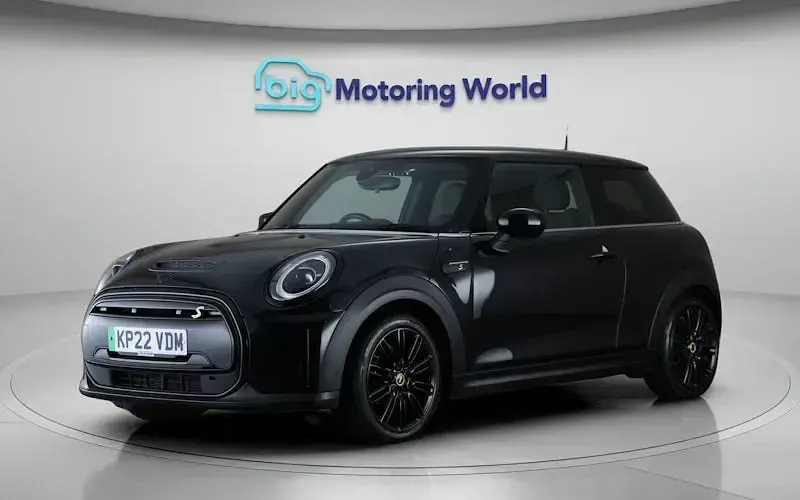 Used Mini Cooper Level 2 135 kW (184 HP) 2023 Hatchback