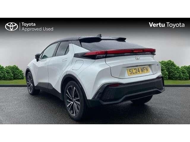 Used Toyota C-HR 140 HP (102 kW) 2024 White SUV