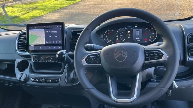 New Citroën Relay 138 HP (101 kW) 2025 Grey Van