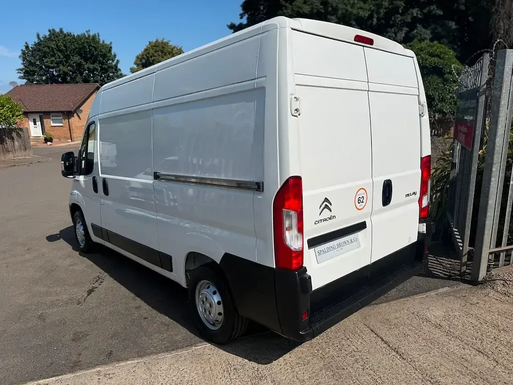Used Citroën Relay 140 HP (102 kW) 2020 White Van
