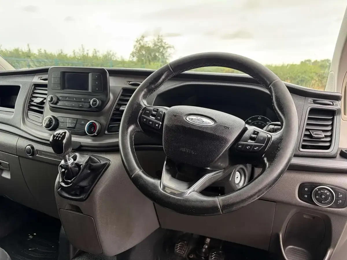 Used Ford Transit Custom Trend 105 HP (77 kW) 2018 White Van